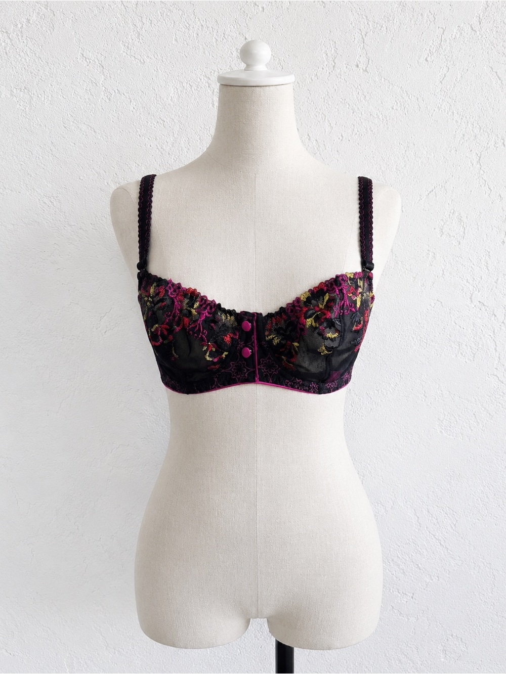 Aubade Paris Embroidered Balconette Bra – 34D – Made in France